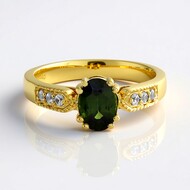 Anillo en plata con Zircón verde Ceylon