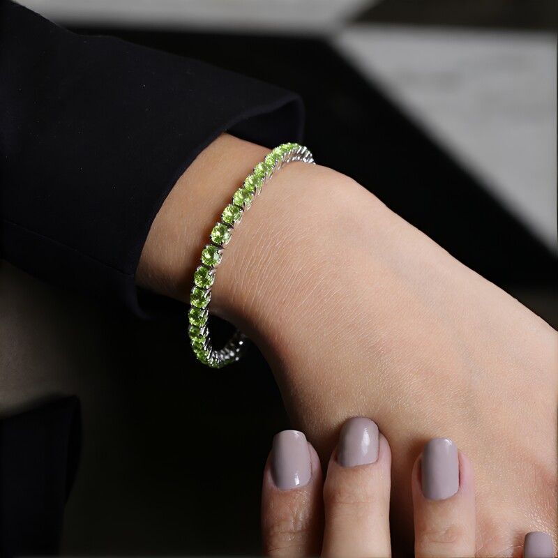 Zilveren armband met Birmese Peridoots