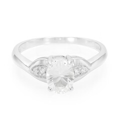 Zilveren ring met een petaliet