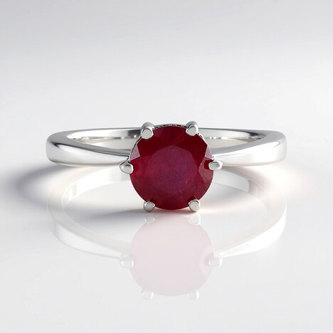 Anello in argento con Rubino del Madagascar