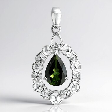 Colgante en plata con Turmalina verde de Brasil