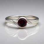 Anello in argento con Rodolite