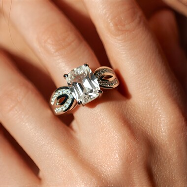 Anillo en plata con Ortoclasa