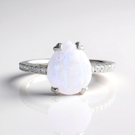 Anello in argento con Pietra di Luna Arcobaleno