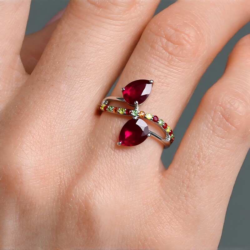 Zilveren ring met Madagaskar Robijnen