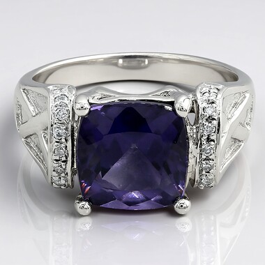 Gouden ring met een bosbes kwarts