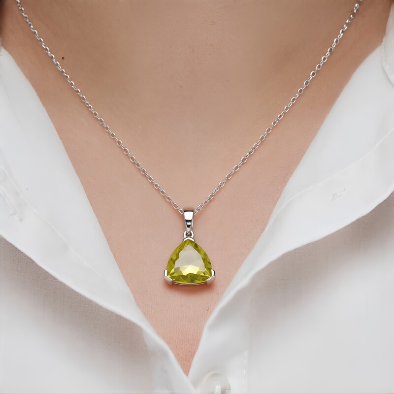 Colgante en plata con Cuarzo del Ouro Verde