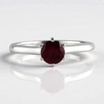 Anello in argento con Rodolite