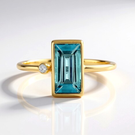 Anello in oro con Zircone Ratanakiri (Adela Gold)