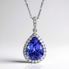 Collana in oro con Tanzanite AAA