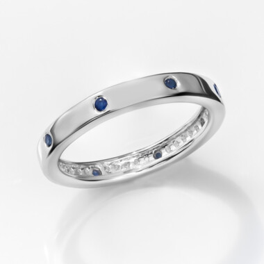 Zilveren ring met blauwe saffieren