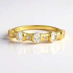 Anello in argento con Petalite