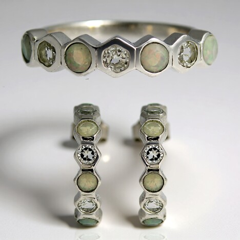 Anello in argento con Opale di Welo