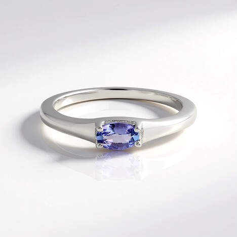 Anello in argento con Tanzanite