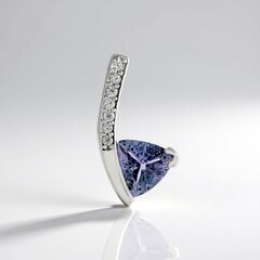 Ciondolo in argento con Tanzanite (non riscaldata)