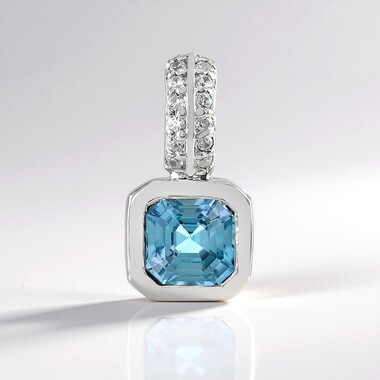Ciondolo in argento con Zircone Ratanakiri (Adela Silber)