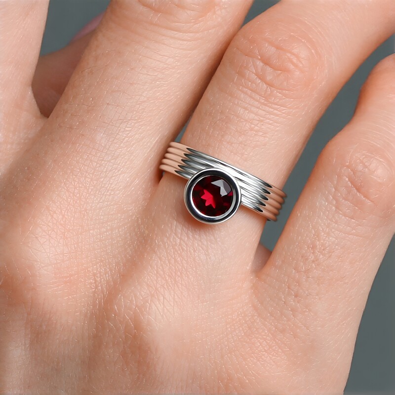 Mosambik-Granat-Silberring