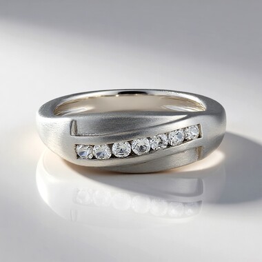 Anillo en plata con Zircón