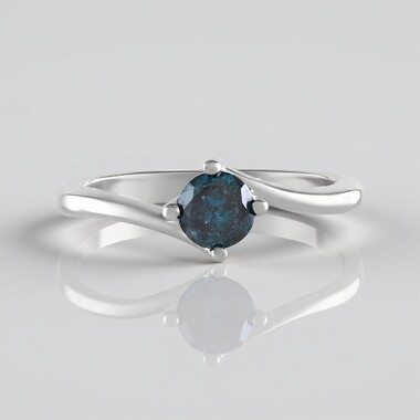 Anillo en oro con Diamante azul I2