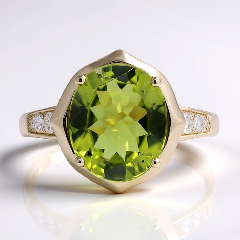 Anello in oro con Peridoto Dashihe  (CIRARI)