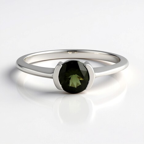 Anello in argento con Moldavite
