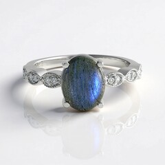 Anello in argento con Labradorite (Adela Silber)