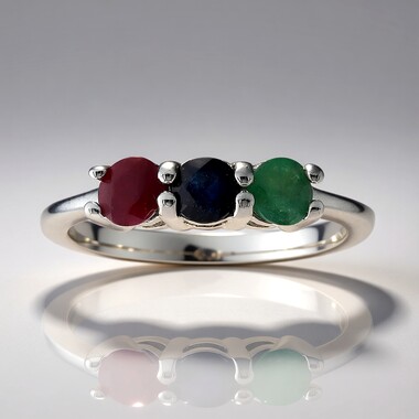 Anillo en plata con Esmeralda de Brasil