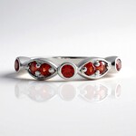 Anello in argento con Rubino Tanzania (Adela Silber)