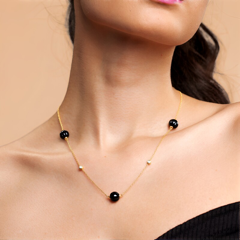 Collar en oro con Ónix negro (CIRARI)