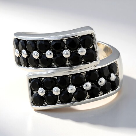 Anello in argento con Spinello Nero
