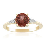 Gouden ring met een Rode apatiet