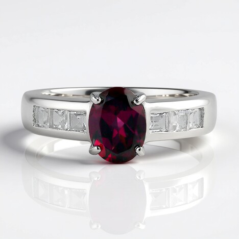 Anello in argento con Rodolite