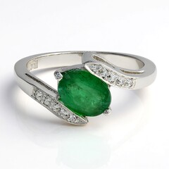 Anello placcato in platino con Smeraldo Bahia