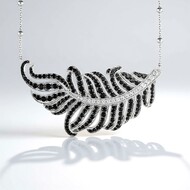 Collar en plata con Espinela negra (Dallas Prince Designs)