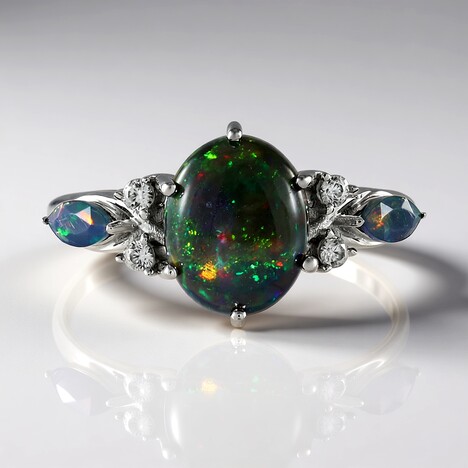 Anello in argento con Opale Mezezo
