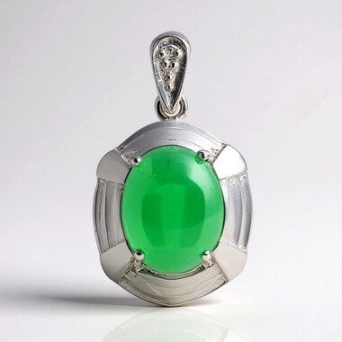 Zilveren hanger met een keizerlijk chrysopraas
