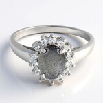 Anello in argento con Labradorite